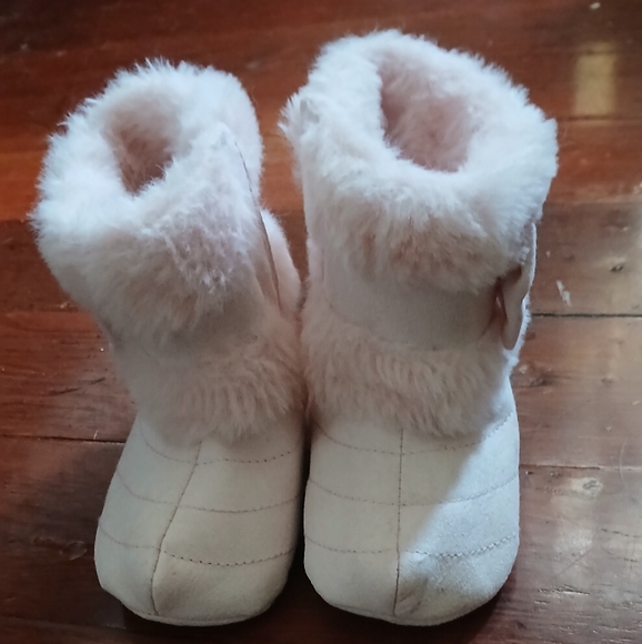Pink baby boots - Picture 1 of 10